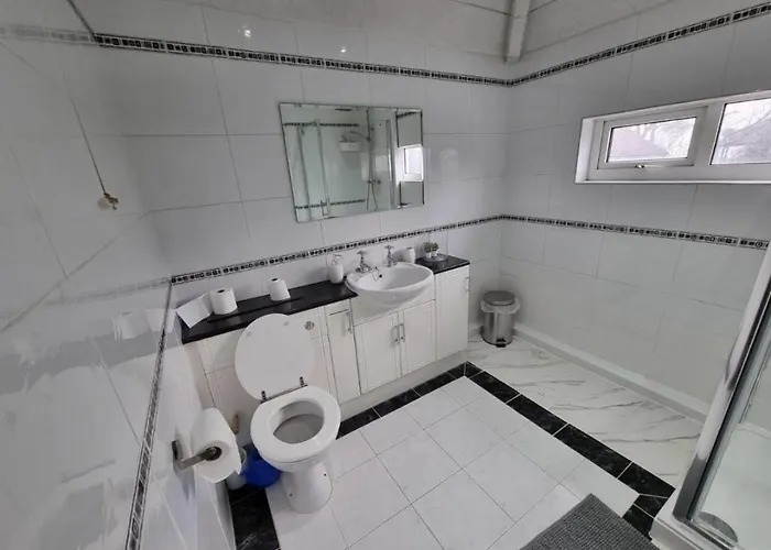 Rum i privatbostad Luxury Double Bed With Private Bathroom, Netflix, Work Space And Wifi Leeds (West Yorkshire)