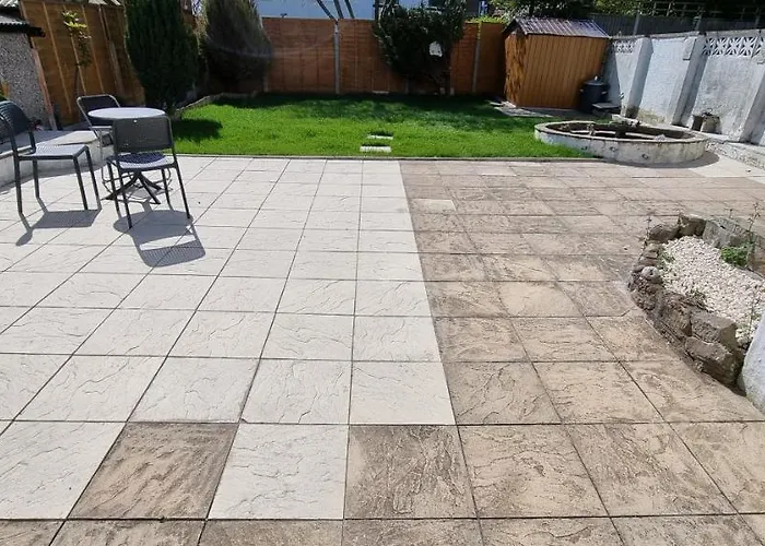 Luxury Double Bed With Private Bathroom, Netflix, Work Space And Wifi Leeds