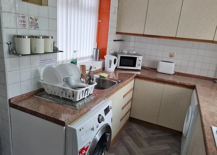 Luxury Double Bed With Private Bathroom, Netflix, Work Space And Wifi