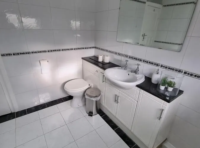 Habitación en casa particular Luxury Double Bed With Private Bathroom, Netflix, Work Space And Wifi Leeds (West Yorkshire)