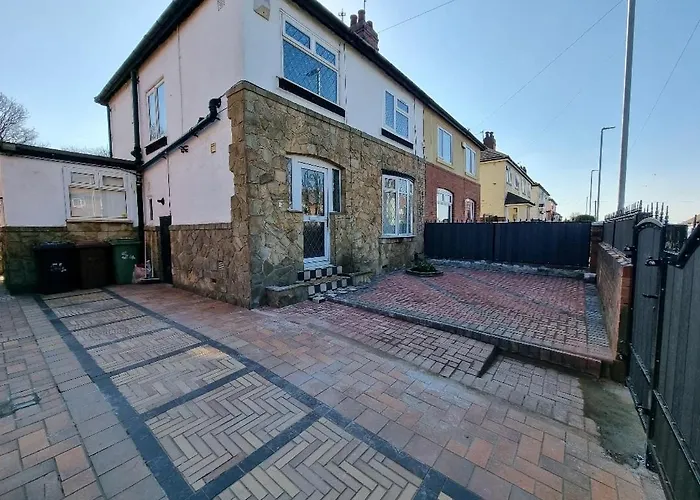 Luxury Double Bed With Private Bathroom, Netflix, Work Space And Wifi Habitación en casa particular *