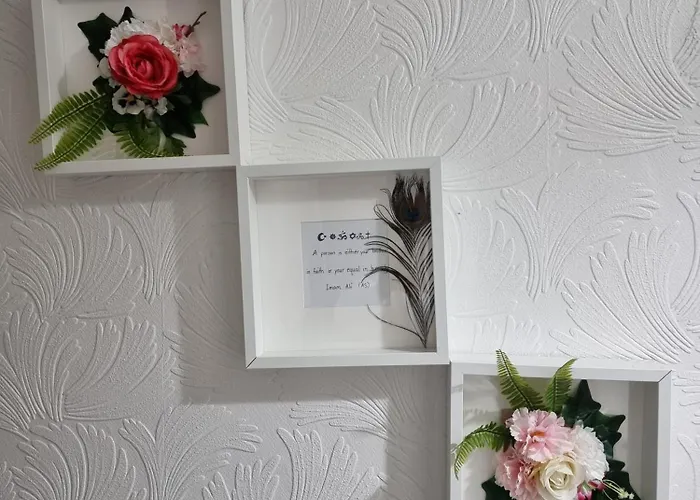 Luxury Double Bed With Private Bathroom, Netflix, Work Space And Wifi Homestay szállás *