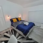 Privatunterkunft Luxury Double Bed With Private Bathroom, Netflix, Work Space And Wifi Leeds (West Yorkshire)